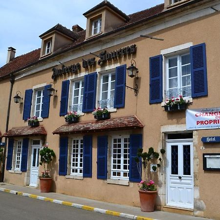 L'Auberge Des Sources Druyes-les-Belles-Fontaines Exterior foto