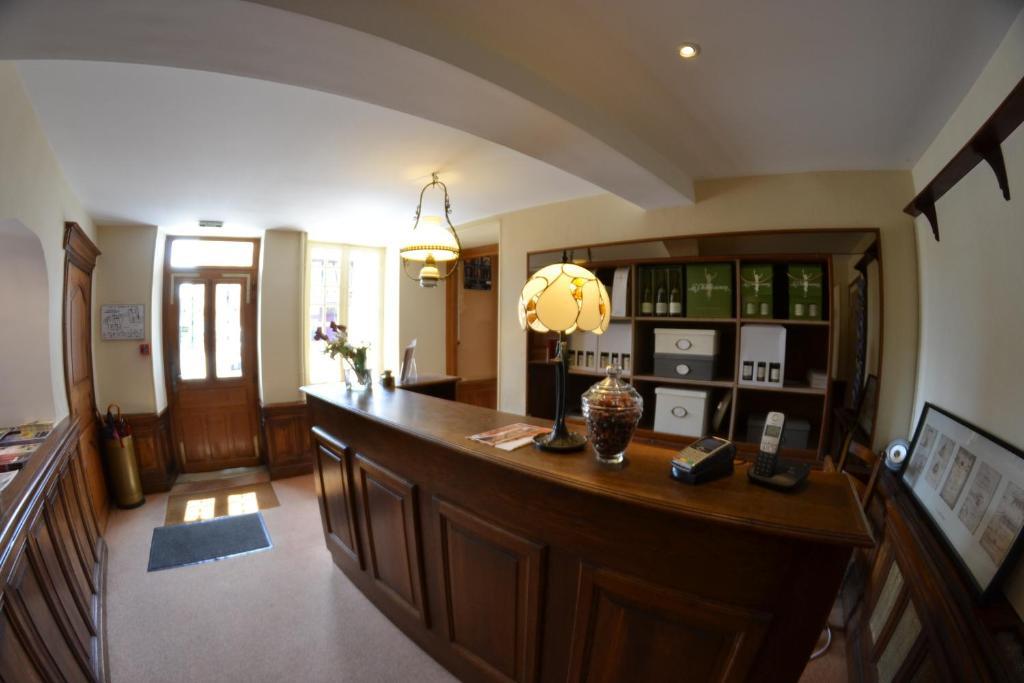 L'Auberge Des Sources Druyes-les-Belles-Fontaines Exterior foto