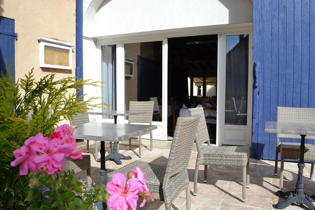 L'Auberge Des Sources Druyes-les-Belles-Fontaines Exterior foto